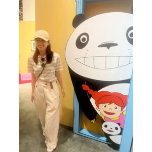 Kyoko Yoshine Instagram - 遅ればせながら！
2025年夏の三大楽しみの一つでした！
とにかく大興奮でした！！🐼🖤🤍
ありがとうございます！！！

#パンダコパンダ展