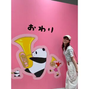 Kyoko Yoshine Instagram - 遅ればせながら！
2025年夏の三大楽しみの一つでした！
とにかく大興奮でした！！🐼🖤🤍
ありがとうございます！！！

#パンダコパンダ展
