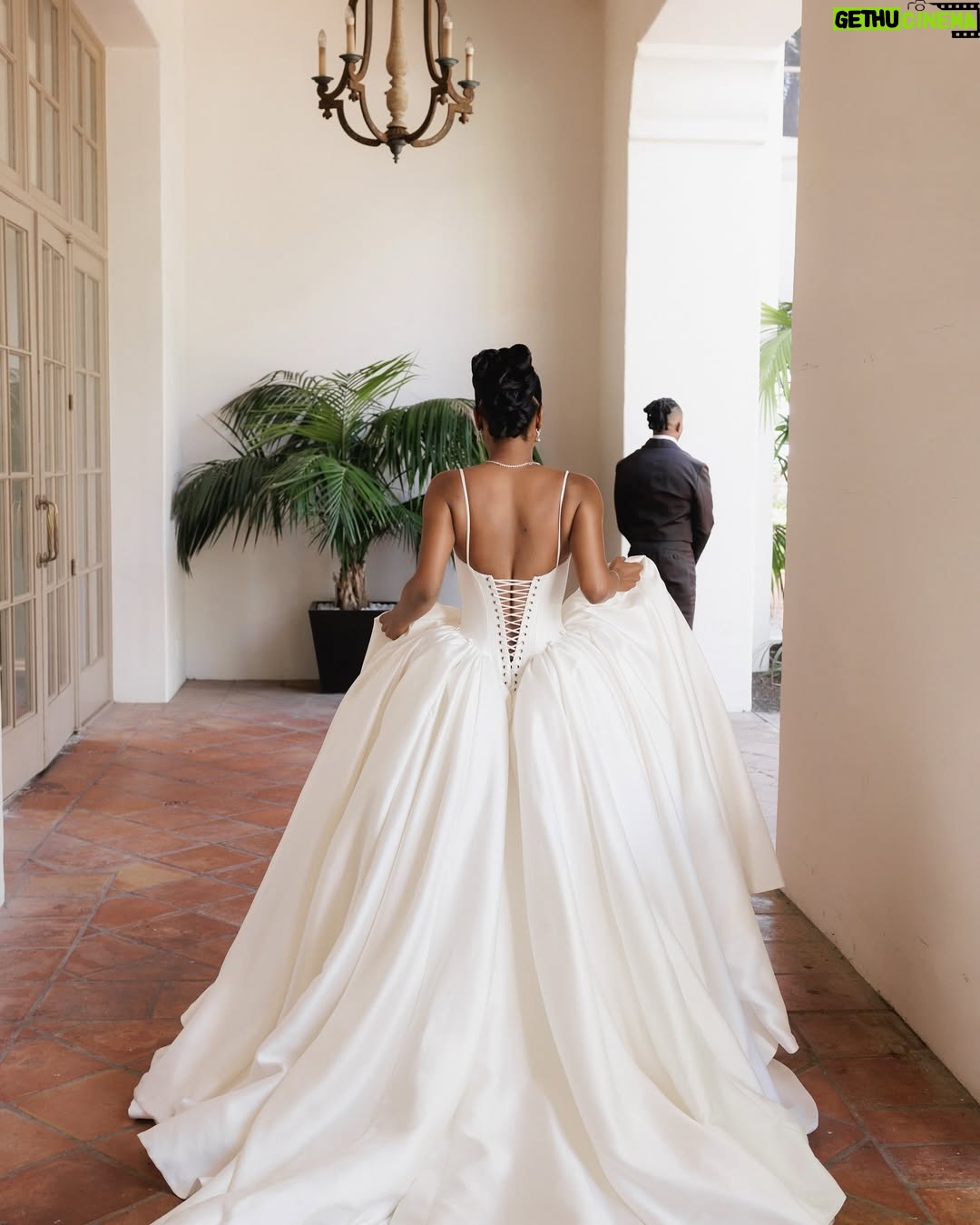 LaToya Tonodeo - 238.9K Likes - THIS is LOVE 🤎🔒
Thank you @essence 

Thank you Victoria Oluloye for the beautiful article

💍 Intimate   Beautiful. Surrounded by immediate family and a few of our closest friends. We said “I do!”🥂 to our newest chapter of continued LOVE 🤎

Planners: @luckydayeventsco
Venue: @ritzcarltonlagunaniguel
📸 Photography: @pervak_photography 
 📸 Photography: @mr_dadams
Video: @katepervak 
Gown:
@nicolefeliciacouture @jaxonjamescouturebridal
Custom Suit Designer: @OctaviusTerry
Stylist: @fernlegadoe
Jewelry: Razmik & Armen Ghazarians
Custom Wedding band: Joe Bacha
Gown Tailoring: @jilaatelier
Bridal Concierge: @lipstickandjollof 
Brides Shoes:  @jimmychoo 
Makeup: @bryanmendez
Brides Hair: @sosheargenius 
Grooms Hair: @hairstoryhair @sisterlock_consultant_shell 
Barber: @kstheimageconsultant 
Florals: @Flowers_by_margo @thepurplerose.la 
Cake: @Cocoaberrycakeco
Violist: @JeremyxGreen
DJ: @djthirtytwo 
Watercolor Artist: @artmusicmaryjane
Signage: @MadeandTrue