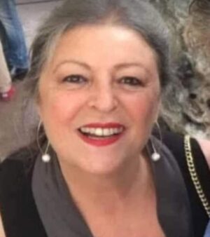 Laçin Ceylan Instagram - sanki yalan gidişi…
Sema Ceyrekbasi 💌
inanmak hala zor