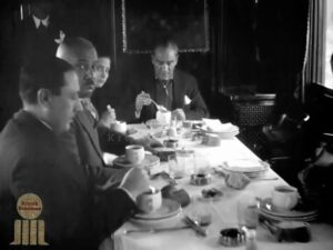 Laçin Ceylan Instagram - 1930 - tren yolculuğunda yemek
ve hep özlenen ♥️
#mustafakemal 
#mustafakemalataturk