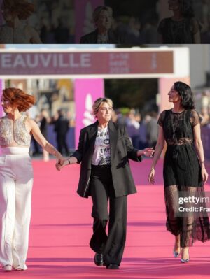Laëtitia Eïdo Instagram - 🎉 1st Day! Thank you @festivaldedeauville @ahesbert @almogcohenpaz, Belen, Geoffrey for this amazing international movie program & much love to @henryolivierhair for the hair cut! and to @johnnollet @alexlagardere for the beautiful #hair, @elsalea at @christianlouboutin for these incredible shoes, @miriam_givon @twoneighbors for the dress, @paulette_a_bicyclette for the #ring, @lerajewels for the necklace & @lenormandy.barriere for hosting us! @galafr @saywho 🎥💥 And so nice meeting other beautiful artists like @arnaudvalois @aloisesauvage Bilalhassani LaetitiaDosch @florenceloiretcaille Charlottegabris, many more and my dear Ava_cahen, et enfin la reine @golfarahani ----> What do you think of this style? Let me know in the comments! 💋
Photos -> @_camilla.canalini_ & @francoisdurand_photography