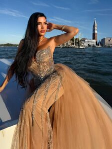 Actress Lamitta Frangieh HD Photos and Wallpapers September 2025