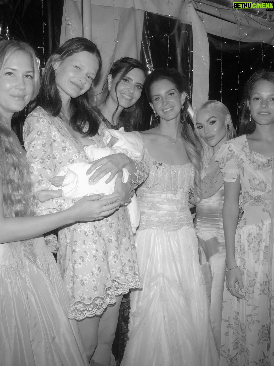 Lana Del Rey - 6.7 Million Likes - 