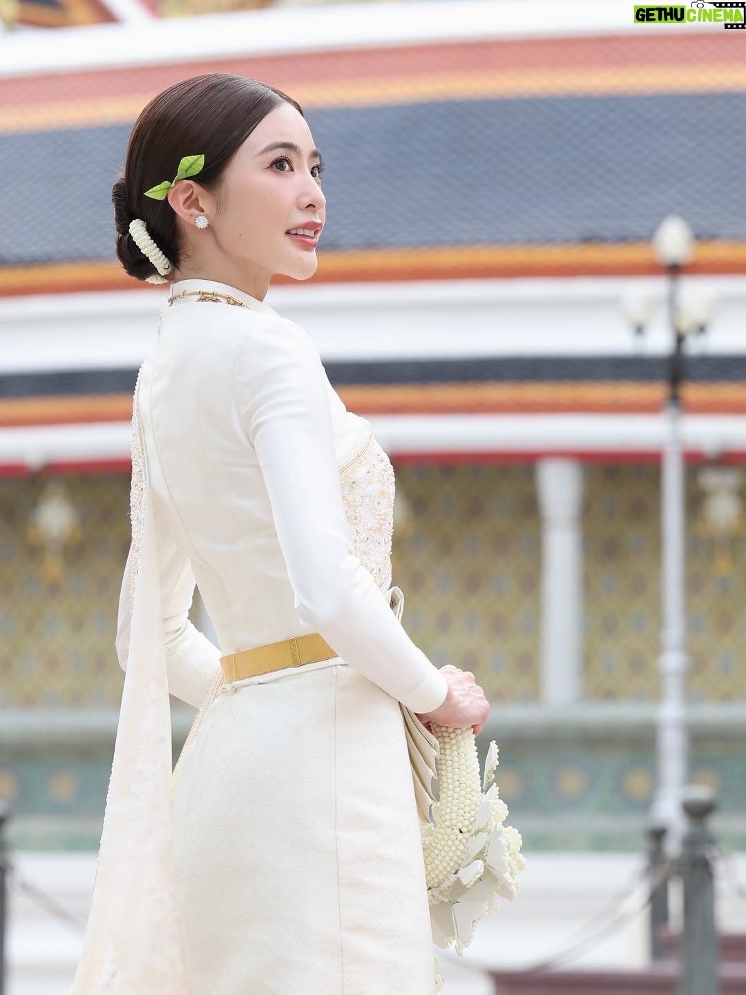 Lapassalan Jiravechsoontornkul - 157.6K Likes - นานน๊านนทีใส่ชุดไทย ดูเรียบร้อยไหมละ😂🤣💘
Make up & Hair : @puffpoy @teethory 
Dress : @milanweddingbkk 💞
📷: @wasuwat29