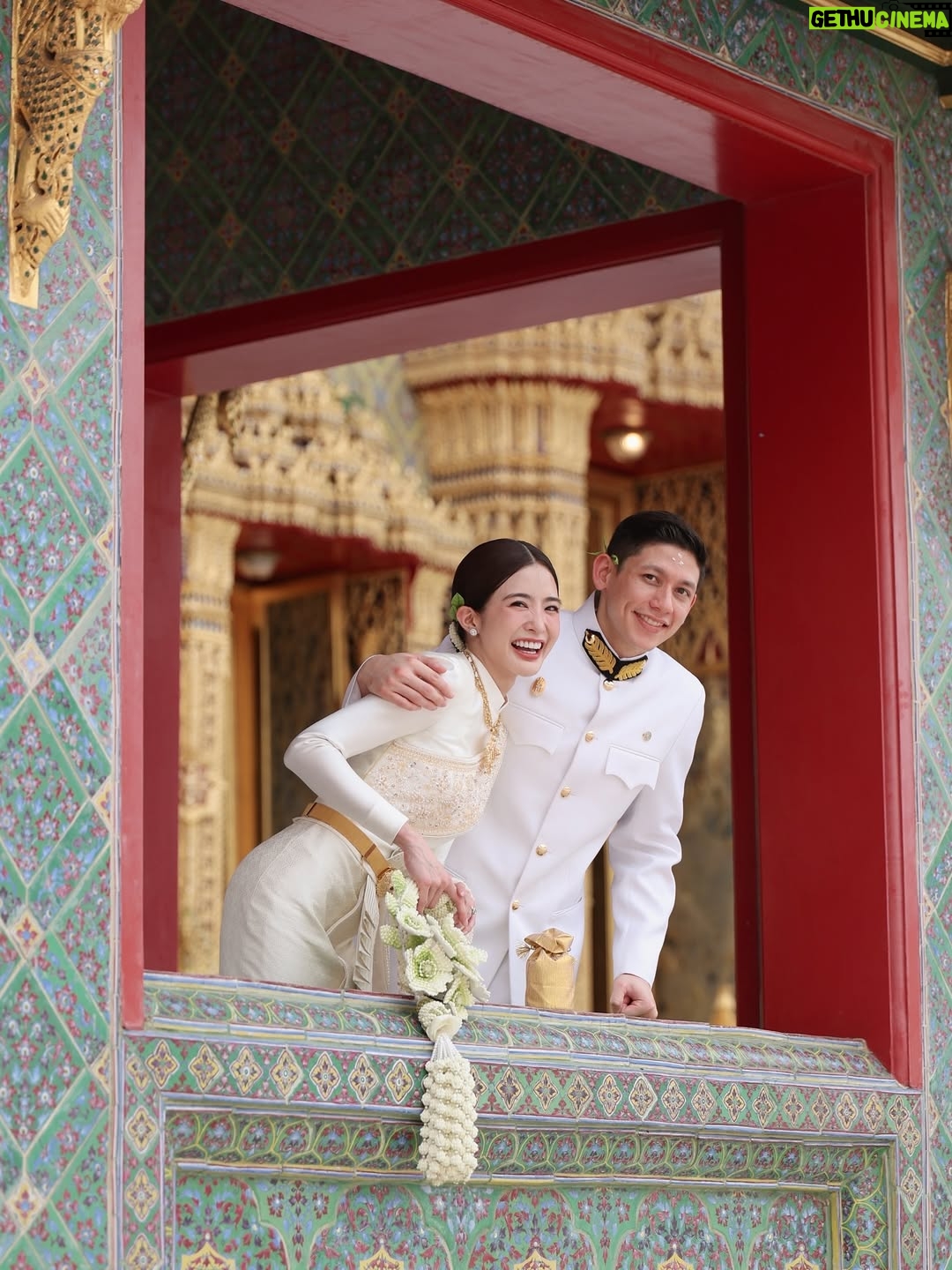 Lapassalan Jiravechsoontornkul - 157.6K Likes - นานน๊านนทีใส่ชุดไทย ดูเรียบร้อยไหมละ😂🤣💘
Make up & Hair : @puffpoy @teethory 
Dress : @milanweddingbkk 💞
📷: @wasuwat29