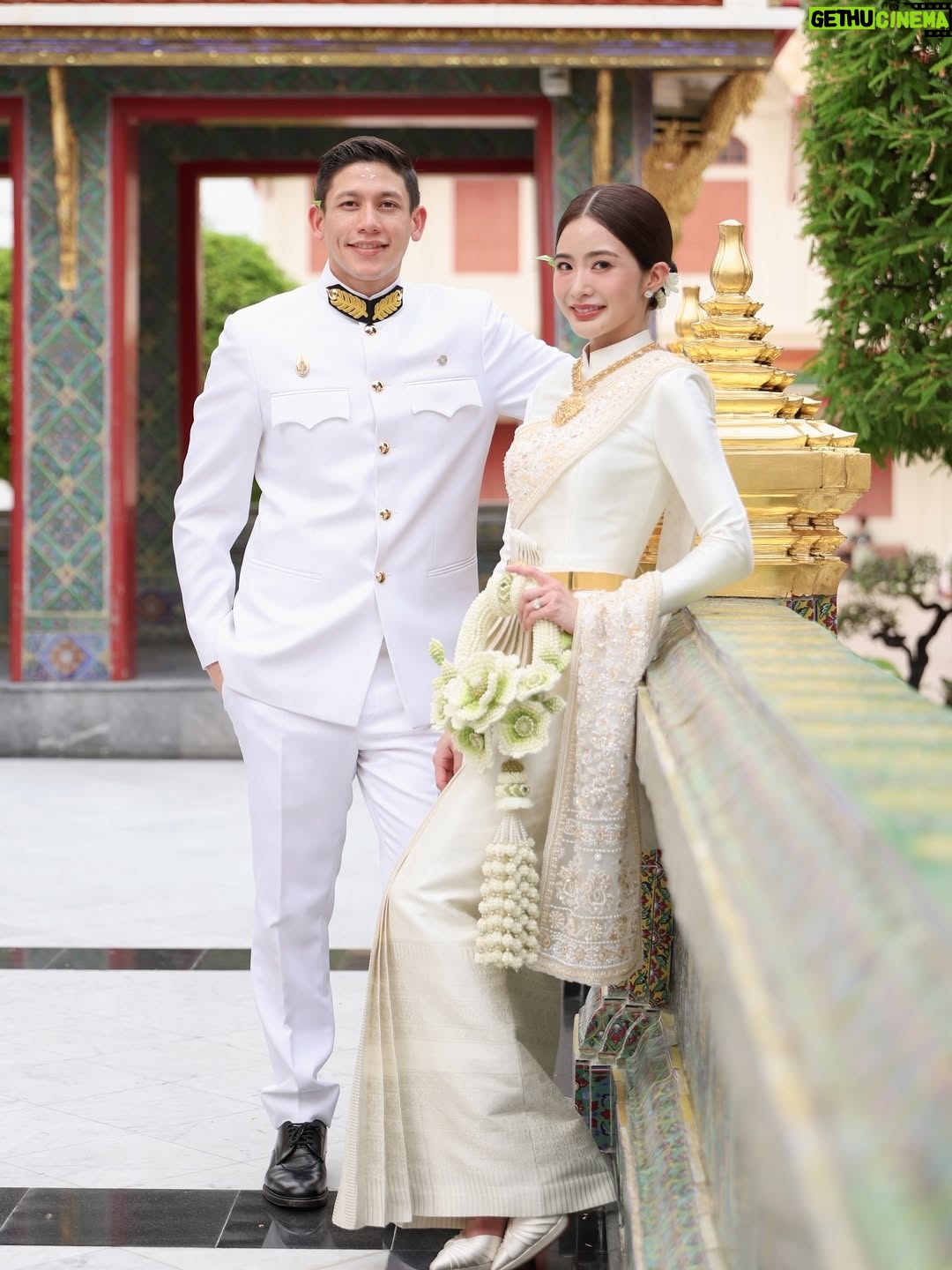 Lapassalan Jiravechsoontornkul - 157.6K Likes - นานน๊านนทีใส่ชุดไทย ดูเรียบร้อยไหมละ😂🤣💘
Make up & Hair : @puffpoy @teethory 
Dress : @milanweddingbkk 💞
📷: @wasuwat29