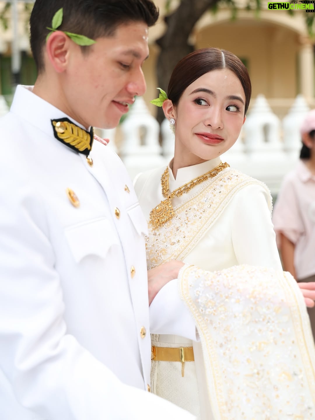 Lapassalan Jiravechsoontornkul - 157.6K Likes - นานน๊านนทีใส่ชุดไทย ดูเรียบร้อยไหมละ😂🤣💘
Make up & Hair : @puffpoy @teethory 
Dress : @milanweddingbkk 💞
📷: @wasuwat29