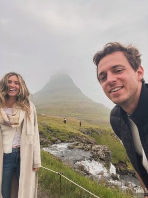 Lara Pictet Instagram - If the last two months were a movie, they’d be on x2 speed ❄️⛰️🍷💃