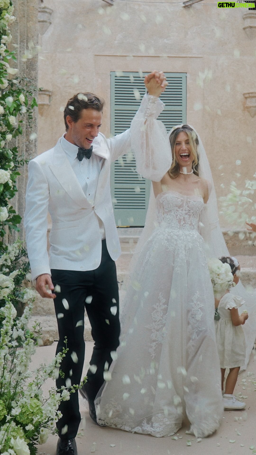 Lara Pictet - 7.6K Likes - Dorian began his vows saying he wasn’t a poet — yet he ended up delivering the most beautiful love poem to his future wife: “Life is short, life can be hard, life is surprising... but one thing is certain: next to you, life is full and beautiful.” 

Who else is crying right now? 🙋‍♀️🙋‍♂️🥹🥹

@mallorcaluxuryweddings
@mc.eventplanner
@nicoladixonphotographyco
@thepartylabmallorca
@lomusic.es
@jardineventsmallorca
@enesenciadesign
@panela.productions
@lauragisbert
@danku.es
@classiccarsmallorca
@sweetlucyweddings
@strombolieventsmallorca

#luxurywedding #destinationwedding #mallorcaweddingplanner #mallorcaweddingphotographer #weddingfilm #weddingvideographer #italywedding #lakecomowedding #tuscanywedding