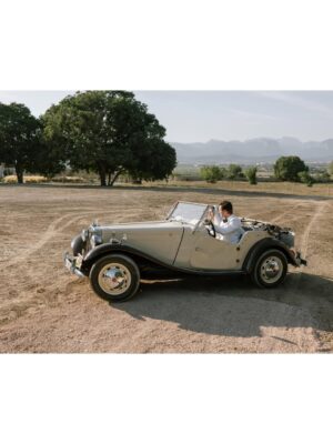 Lara Pictet Instagram - Lara & Dorian driving off towards cocktail hour. 
What a weekend this incredible wedding was. I am ready to do it all again @lara_pictet & @doriandv 

Planner @mc.eventplanner 
Videographer @madeinvideo 
Brides dress @bertabridal 
Styling & design @enesenciadesigns