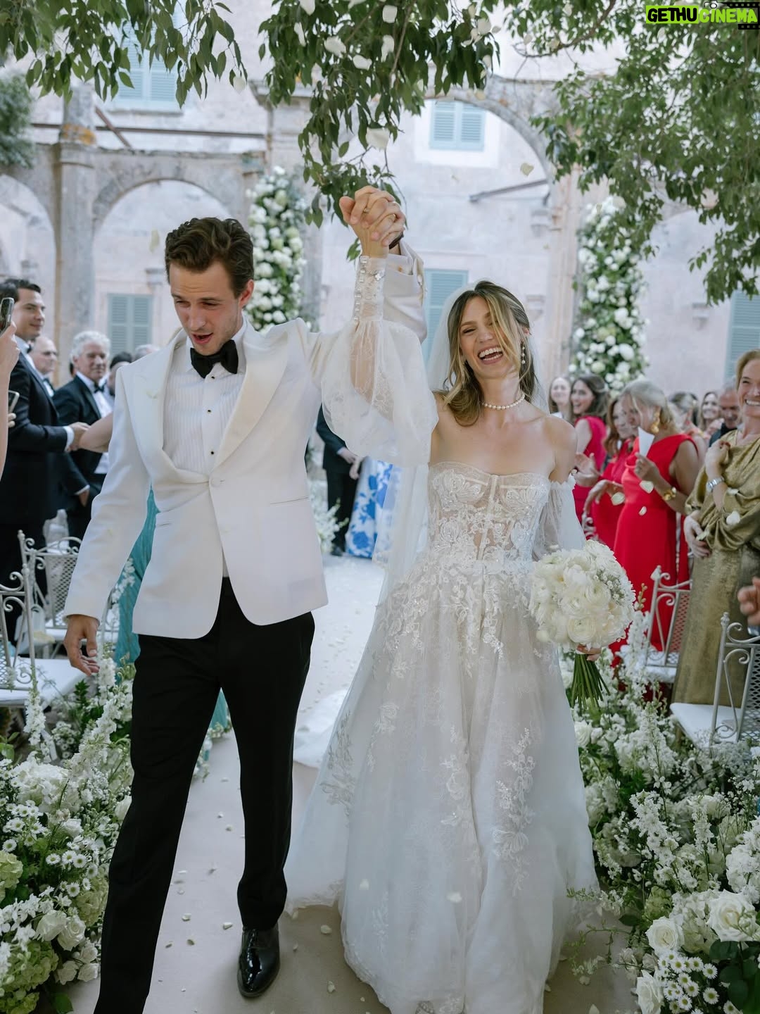 Lara Pictet - 8K Likes - Lara & Dorian driving off towards cocktail hour. 
What a weekend this incredible wedding was. I am ready to do it all again @lara_pictet & @doriandv 

Planner @mc.eventplanner 
Videographer @madeinvideo 
Brides dress @bertabridal 
Styling & design @enesenciadesigns