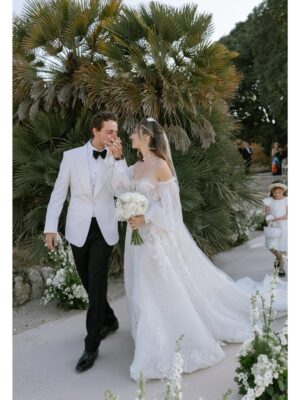 Lara Pictet Instagram - The beautiful Lara & Dorian got married at their families private estate on the magical island of Mallorca. Over 270 guests travelled in for this multiple day wedding planned by @mc.eventplanner 

I looked forward to this weekend all year and I am sad it’s over! I loved every moment of it. 
@lara_pictet 

Planner @mc.eventplanner 
Videographer @madeinvideo 
Styling & design  @enesenciadesigns @quintaesenciarentals 
Brides dress @berta