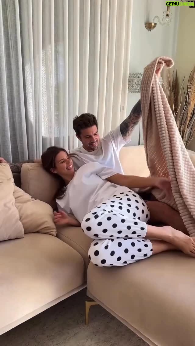 Larissa Gacemer - 34.2K Likes - Buz ayak sezonu açıldı yine 😂🙌🏻