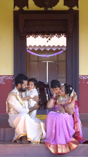Lasya Manjunath Instagram - “అందరికీ విజయదశమి శుభాకాంక్షలు “🙏🏻
.
.
.
Hairstyling & saree draping : @lakshmikiran.veeraballi
Maa vadina 😊 contact no (9121182606)
Saree : @vastrabysreeja
Blouse stitching: @aa.dhi.ra_designerstudio
Jewellery : @maguvaa_in_style
Bangles : @theweddingbangles.official
Location : @raw_.studios
.
.
.
#Navaratri2025 #NavaratriLooks #9days9looks #DeviNavaratri #NavaratriStyle #vintagesaree #vintagelooks #vintagejewelry
#NavaratriOOTD #TraditionalLook #FestiveLooks #SareeLove #EthnicVibes
#NavaratriVibes #NavaratriOutfits #IndianFestivals #FestiveSeason #SareeGoals
#IndianLook #SareeOfInstagram #NavaratriCelebration
#EthnicWear #FestiveMood #indiantradition
#dussehra