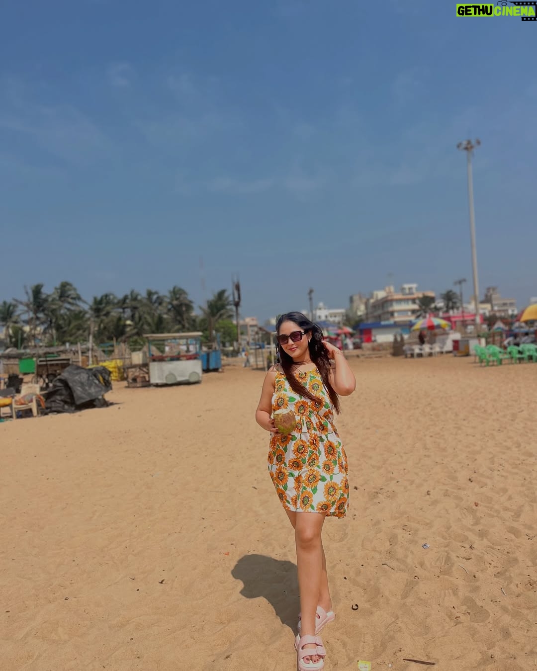 Lata Barman - 401 Likes - Beach vibes 🏖️ 🏝️ ❤️