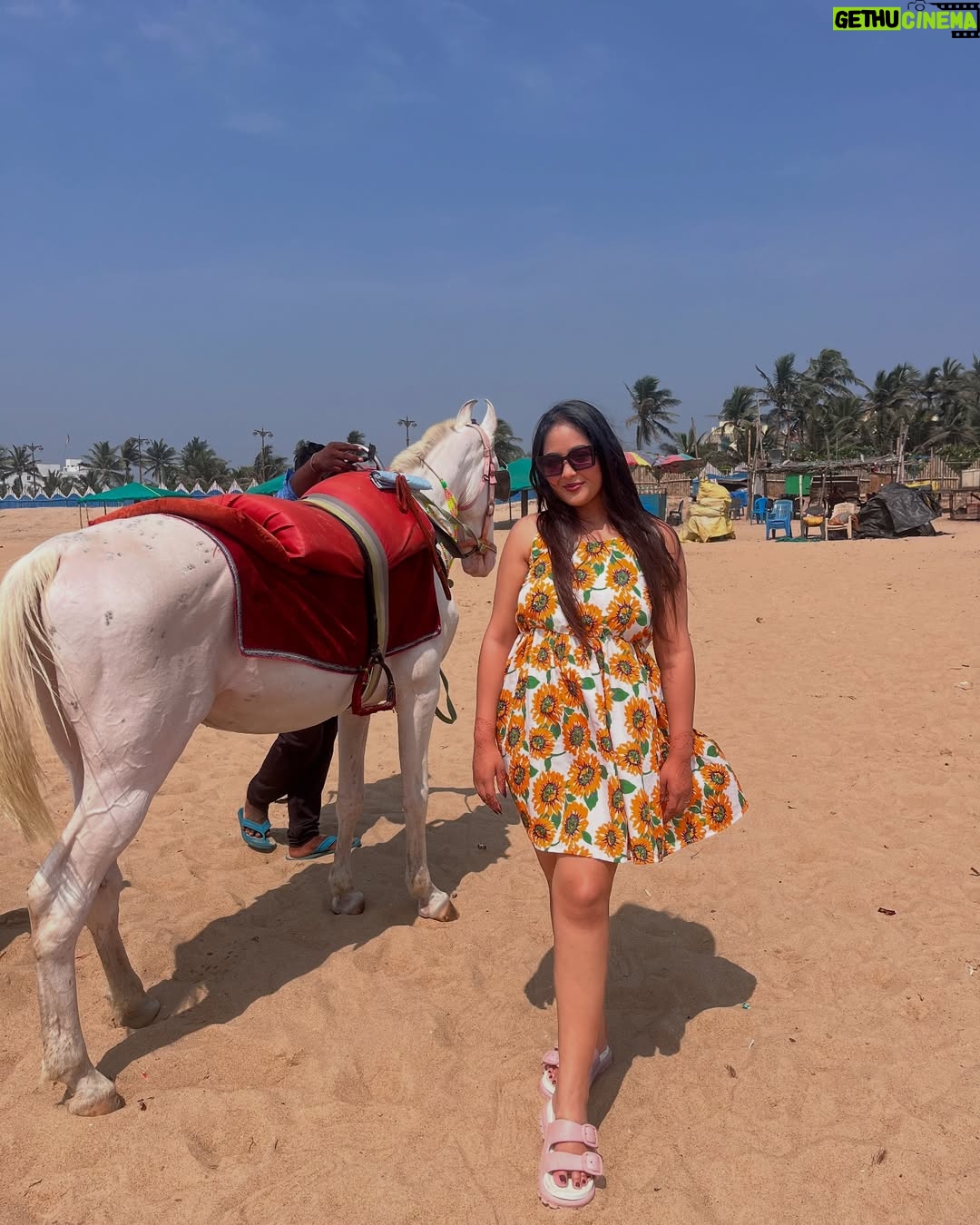 Lata Barman - 401 Likes - Beach vibes 🏖️ 🏝️ ❤️