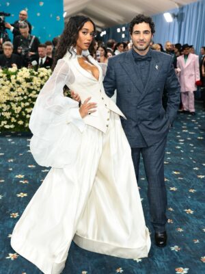Laura Harrier Instagram - Fashion’s biggest night. 
 
Actress @lauraharrier arrives at tonight’s Met Gala in New York, wearing a custom look designed by @zacposen. Made in the GapStudio.
 
Interpreting the theme, Zac treated the design’s tailoring like a couture gown. It marks his first-ever Met Gala creation to feature pants. A symbolic choice aligned with the evening’s tribute to historical Black dandyism as a form of elegance, resistance, and self-definition. 
 
The look also draws on Gap’s deep heritage in denim and natural fibers. Combining raw, natural ecru denim and shank buttons with couture-level detailing. 

Custom look made in the Gap Studio 
Creative Director: Zac Posen, EVP and Creative Director of Gap Inc. 
Hair: @hairinel
Makeup: @harold_james
Nails: @ohriginails
Jewelry: @buccellatimilan
Styling: @daniellegoldberg 
Photo credit: Getty Images
 
#SuperfineStyle #MetGala #GapStudio