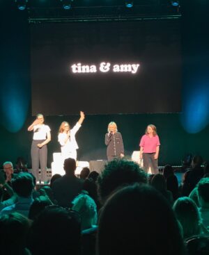 Laura Ramoso Instagram - We needed to even out the height difference somehow 🥰 soo my comedy idols asked me to open for them over the weekend and I think I’m good to retire now. Thank you Tina & Amy & Rachel for 4 unforgettable shows, and for being so loving, so kind, so funny, so inspiring. Bye everyone, my heart has exploded!!!!