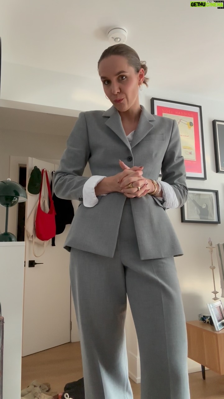 Laura Ramoso - 280.9K Likes - New Chiara video on Sunday!! 🇮🇹👩‍💼