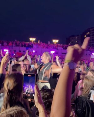 Laura Tesoro Instagram - Zomerhit finale ✨