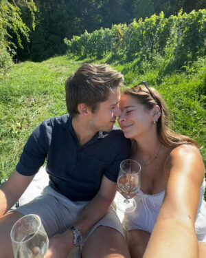 Laura Tesoro Instagram - 29 trips around the sun, but the last one was in the best company 🌞🥂💖