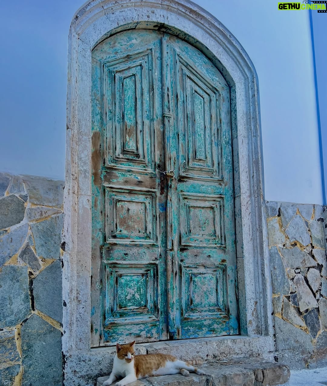 Laura Torrisi - 56.5K Likes - “Dedicato a tutti quelli che stanno scappando”.
Tratto da “Mediterraneo” di Gabriele Salvatores 
Film interamente girato su quest’isola meravigliosa:
Kastellorizo 🧿🇬🇷💙