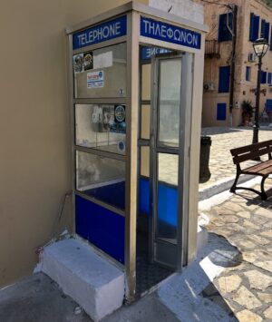 Laura Torrisi Instagram - “Dedicato a tutti quelli che stanno scappando”.
Tratto da “Mediterraneo” di Gabriele Salvatores 
Film interamente girato su quest’isola meravigliosa:
Kastellorizo 🧿🇬🇷💙