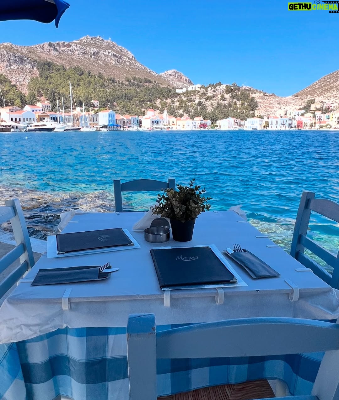 Laura Torrisi - 56.5K Likes - “Dedicato a tutti quelli che stanno scappando”.
Tratto da “Mediterraneo” di Gabriele Salvatores 
Film interamente girato su quest’isola meravigliosa:
Kastellorizo 🧿🇬🇷💙