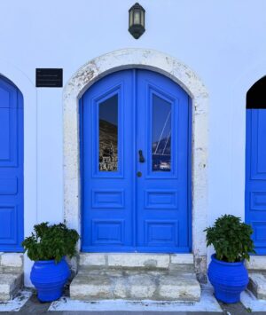 Laura Torrisi Instagram - “Dedicato a tutti quelli che stanno scappando”.
Tratto da “Mediterraneo” di Gabriele Salvatores 
Film interamente girato su quest’isola meravigliosa:
Kastellorizo 🧿🇬🇷💙