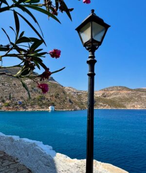 Laura Torrisi Instagram - “Dedicato a tutti quelli che stanno scappando”.
Tratto da “Mediterraneo” di Gabriele Salvatores 
Film interamente girato su quest’isola meravigliosa:
Kastellorizo 🧿🇬🇷💙