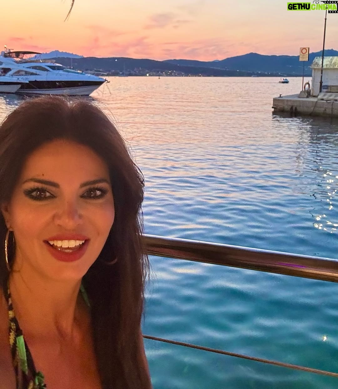 Laura Torrisi - 55.6K Likes - 🌊🍹🌺🐚🌴🐠🍝☀️🪸🏖️🔥🍋🌈🐡🍉🐝