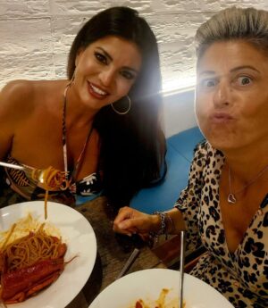 Laura Torrisi Instagram - 🌊🍹🌺🐚🌴🐠🍝☀️🪸🏖️🔥🍋🌈🐡🍉🐝