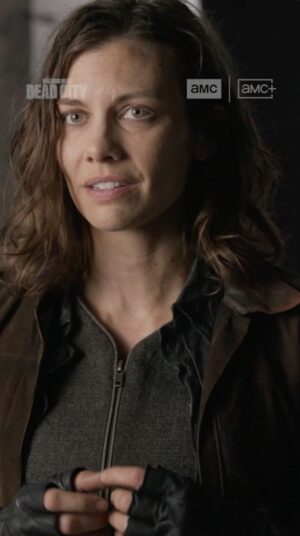 Lauren Cohan Instagram - Lauren Cohan: actor, director, bear wrangler. 🐻🎬

Catch up on the latest episode of #DeadCity on AMC .