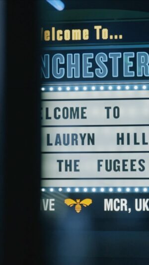 Lauryn Hill Instagram - What ya telling’ me, MANCHESTER!! Thank you for a lovely reception last night. 😘🫶🏾🔥💪🏾🎆🎇

LONDONNNNNN…. See you soon!! 
🔊🌹👏🏾🔥

📹 @rachsilvester