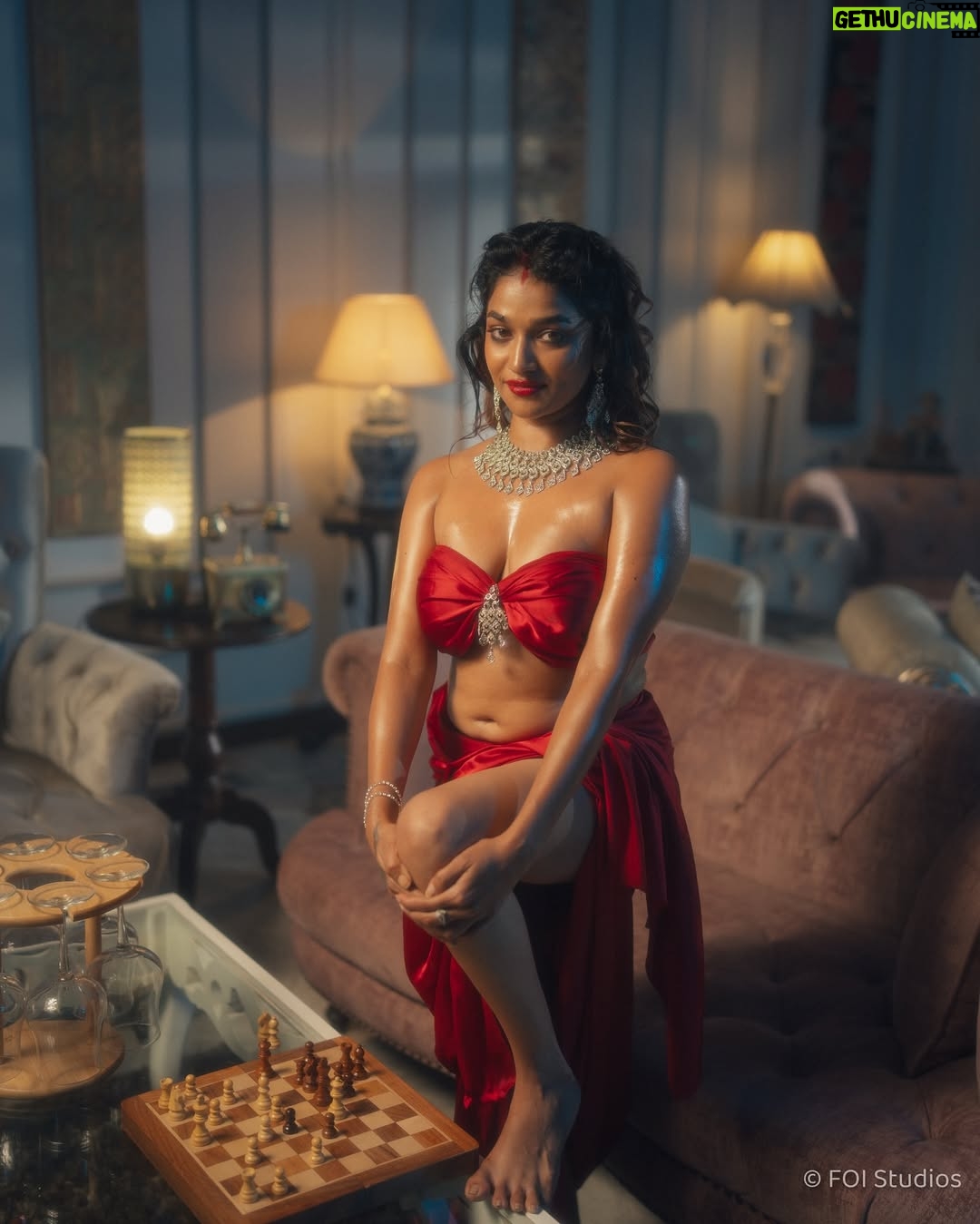 Lavanya Manickam - 15.9K Likes - - Lavanya Manickam | September 2025

Makeup & dripping by : @the.joyeeta 
Team: @m.sourav_m @deepak.dhn @_candy.ms @viewfinder.akash @bantisingh0212 

#teamfoi #foiphoto #foimagazine