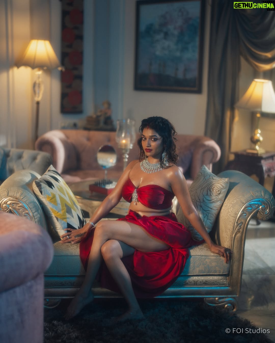 Lavanya Manickam - 15.9K Likes - - Lavanya Manickam | September 2025

Makeup & dripping by : @the.joyeeta 
Team: @m.sourav_m @deepak.dhn @_candy.ms @viewfinder.akash @bantisingh0212 

#teamfoi #foiphoto #foimagazine