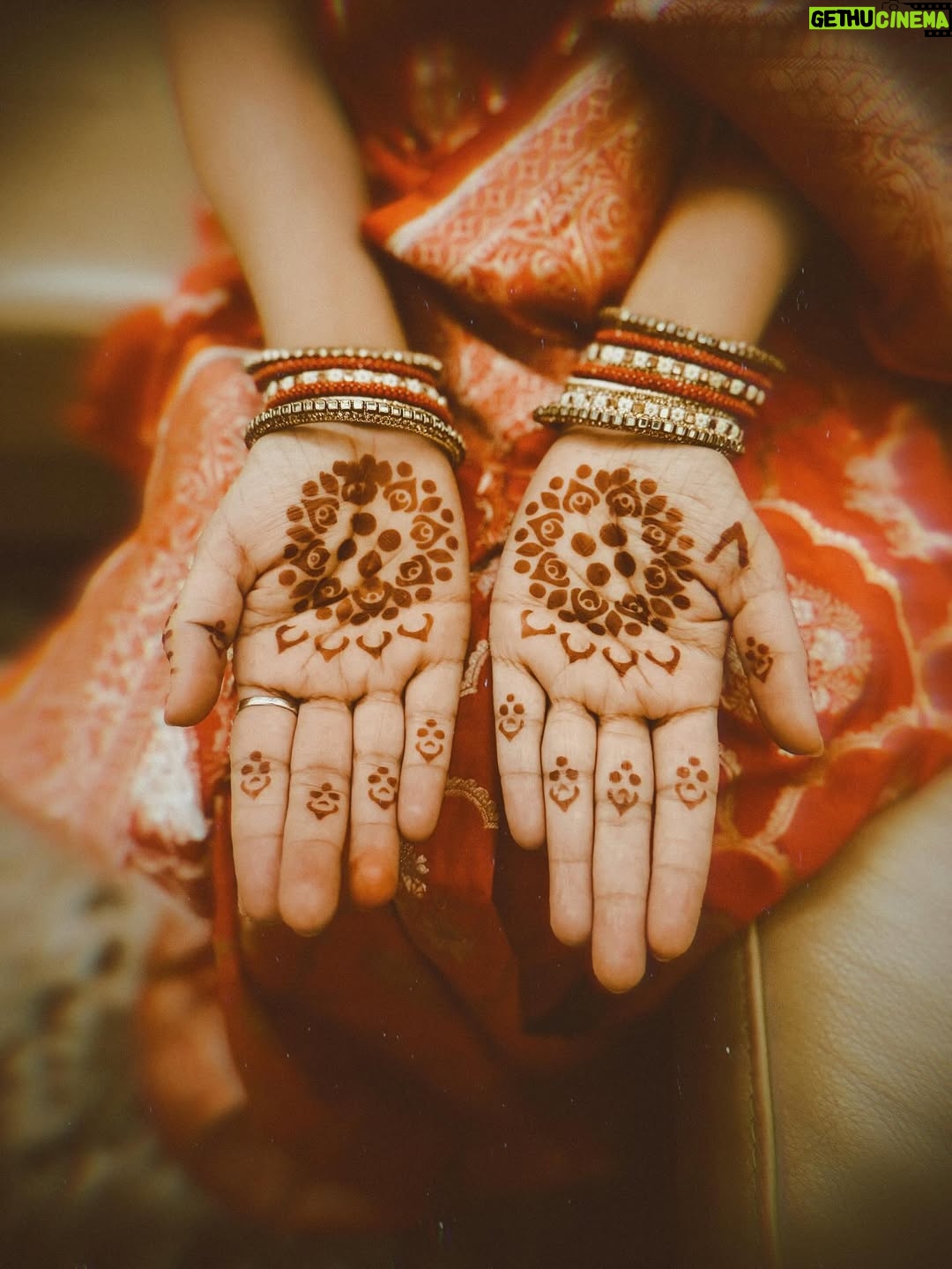 Lavanya Tripathi - 1 Million Likes - His love on my hands, our baby in my arms ..
This Karwa Chauth will forever stay close to my heart❤️ 🧿
