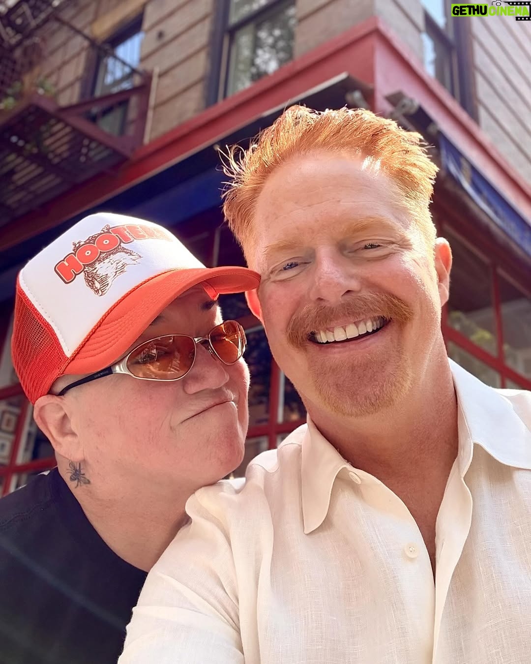Lea DeLaria - 17.9K Likes - HONEY! This week on Dinner’s On Me, actor, comedian, jazz singer, and one of my best friends for many many years, Lea DeLaria joins the show. Over enchiladas and rosé, Lea reflects on becoming the first openly gay comic on American television with her legendary “Arsenio Hall Show” set, to stealing scenes as Big Boo on Netflix’s 🧡 “Orange Is the New Black.” We revisit our nearly 30-year friendship, beginning with playing lovers 👩🏻‍❤️‍💋‍👨🏼in Shakespeare in the Park’s “On the Town,” and share some naughty behind-the-scenes stories from our time in the theater world together. Lea opens up about the pride and pressure of visibility in the ’90s 🏳️‍🌈, why OITNB resonated so deeply with butch women who finally saw themselves represented on screen, and how a joke she improvised one night on stage became the now-iconic “U-Haul lesbian”🚚 punchline. This episode was recorded at Little Owl in the West Village — also known to TV fans as the building from “Friends.” ☕️
 
Search “Dinner’s On Me” wherever you listen to podcasts or click the episode link in bio 💕