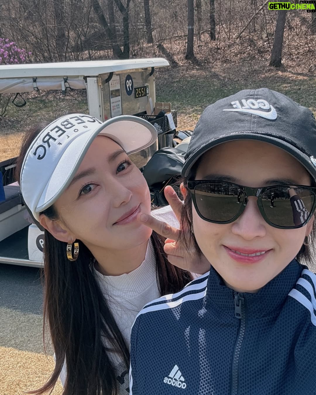 Lee So-yeon - 2.3K Likes - #사랑하는 #울아빠 
#너무사랑해 #나한텐최고
캐디언니가 연인같다고 ♡
#고딩베프 #지은이랑
#행복 #♡