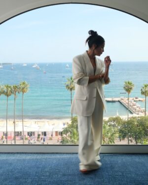 Leïla Bekhti Instagram - Cannes entre amis @alexandremattiussi9 🤍 
Bravo et merci @amiparis partenaire de la @semaine_de_la_critique 
Bravo à @ratchapoomb pour le prix Ami pour son premier film A Useful Ghost ✨