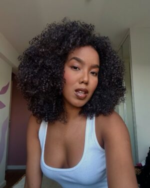 Lellê Instagram - Sim… esse cabelo tá lindo demais 💛✨