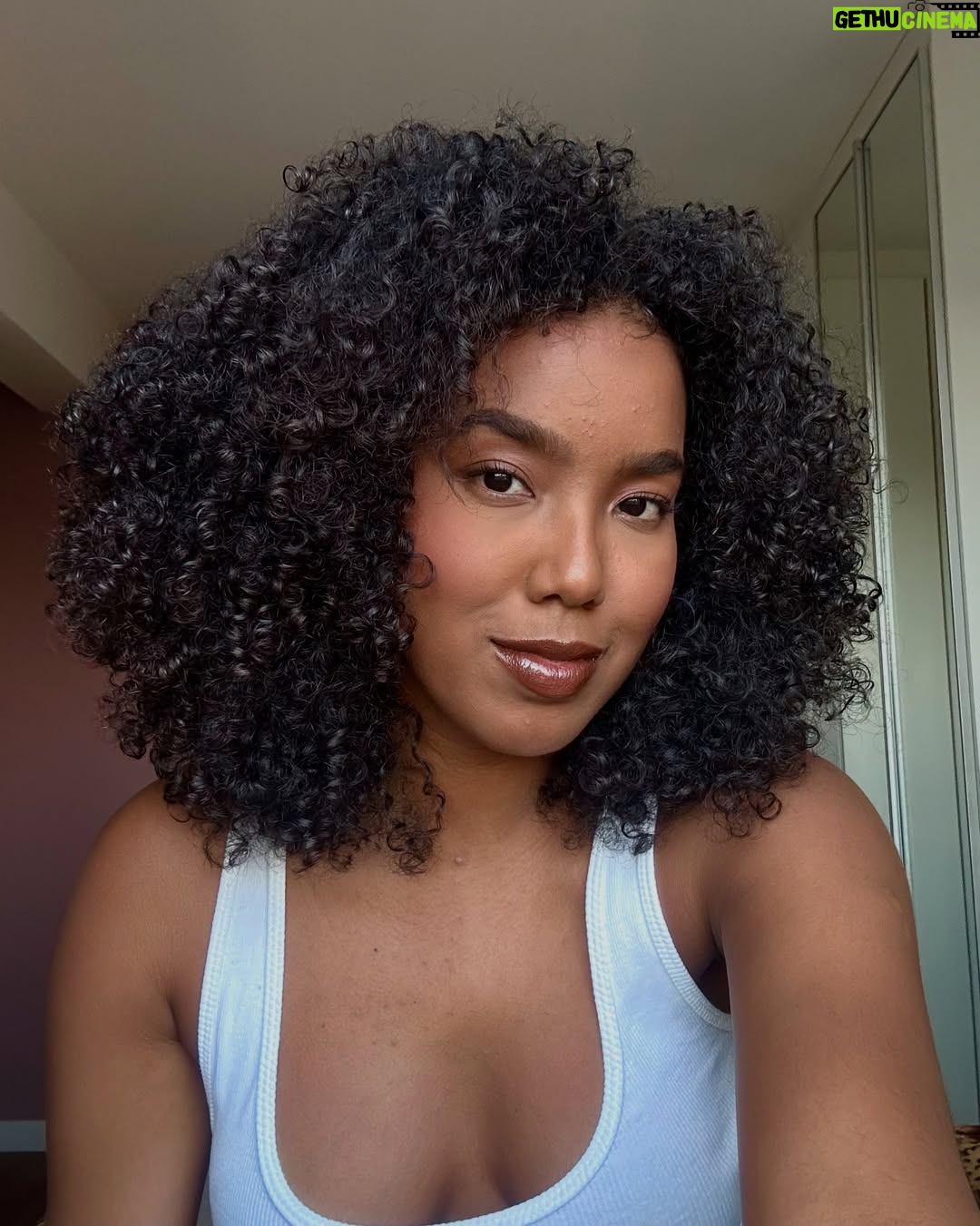 Lellê - 9.3K Likes - Sim… esse cabelo tá lindo demais 💛✨