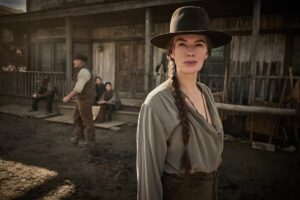 Lena Headey Instagram - lena headey and gillian anderson playing powerful matriarchs of two warring families?!? say. less.

THE ABANDONS premieres december 4

📸: @matthiasclamer