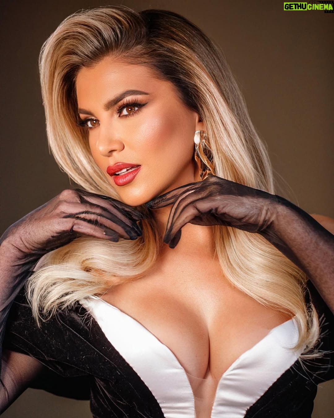 Leonora Jakupi - 8.2K Likes - 💝