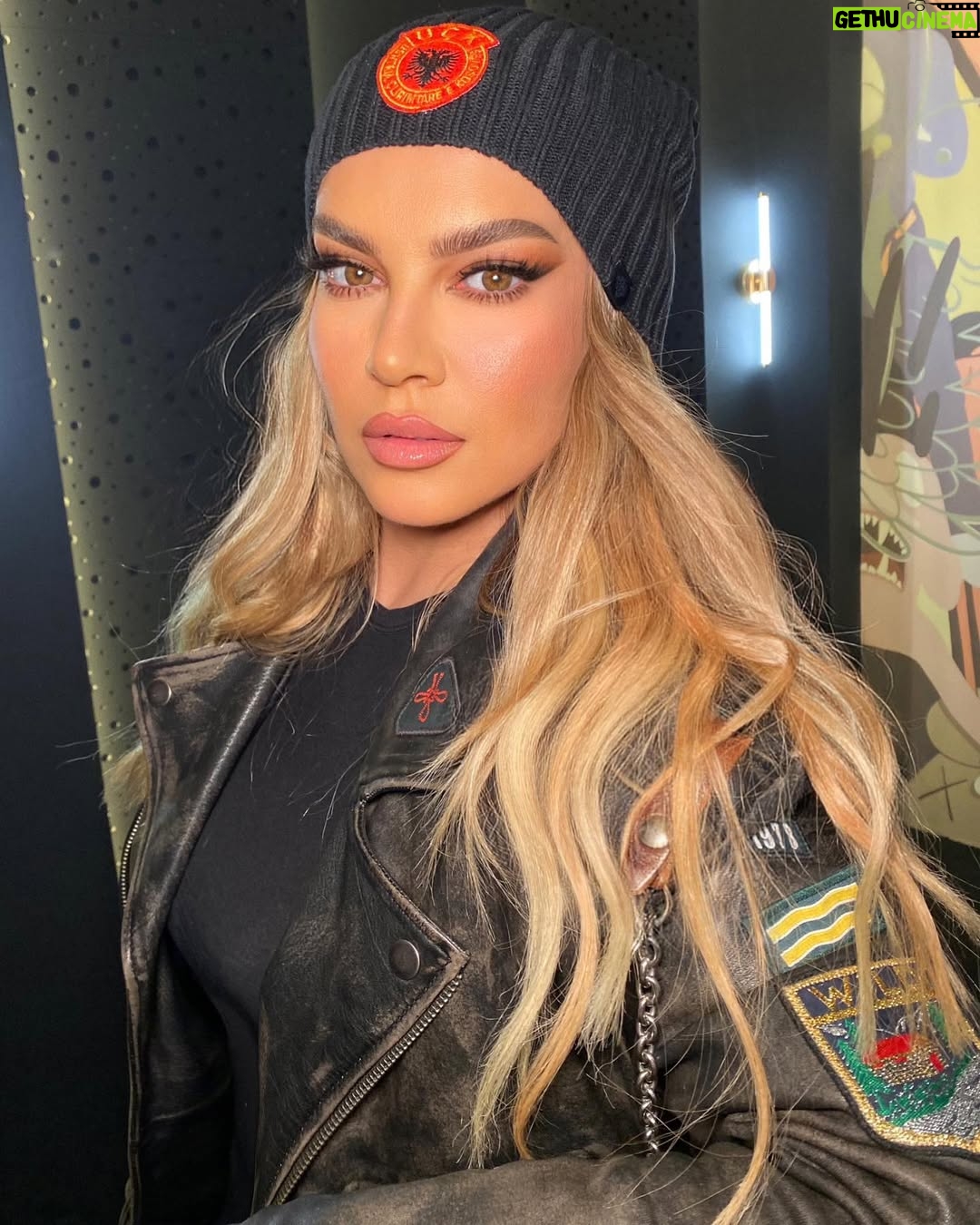 Leonora Jakupi - 35K Likes - Gezuar Kosova ime!
