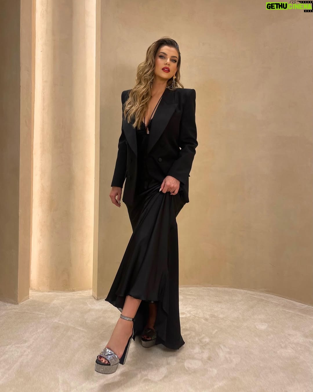 Leonora Jakupi - 7.3K Likes - #lastnight