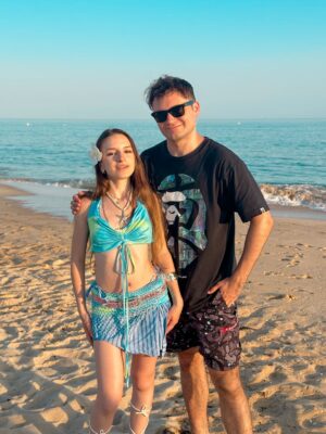 Lévanah Solomon Instagram - Souvenir du Portugal 🇵🇹
Je viens de poster un vlog sur ma chaîne (Lévanah SOLOMON’s Family) qui résume notre semaine de vacances, j’espère que la vidéo vous plaira ✨

Bonnes vacaaances et surtout abonnez-vous à neo.off sur snap !! (non il ne m’a pas forcé à écrire ça 🤣)