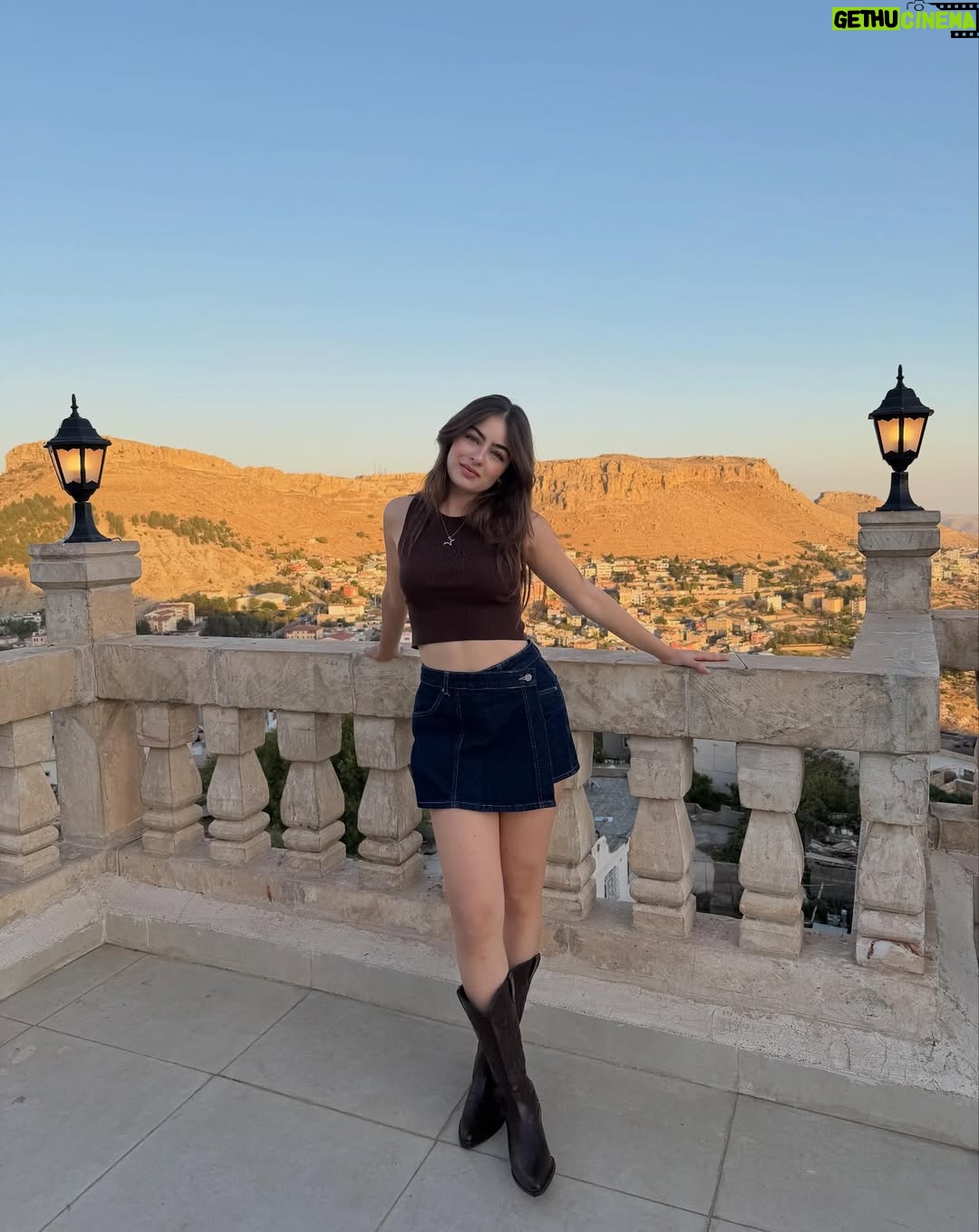 Leya Kırşan - 245.7K Likes - 