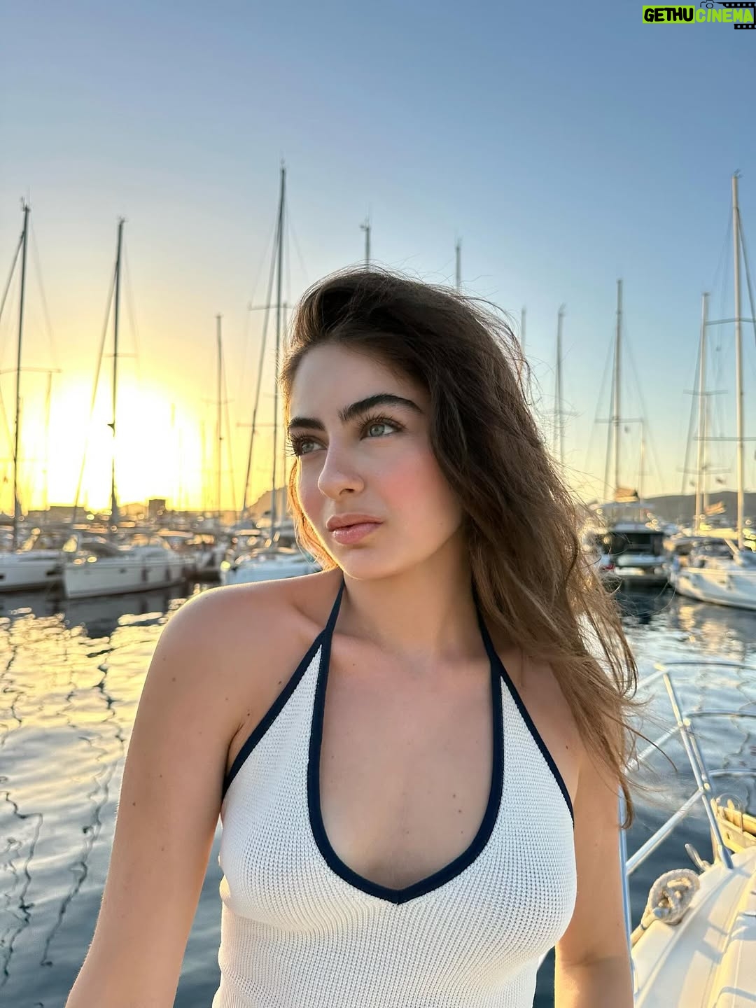 Leya Kırşan - 259.8K Likes - 🌊🧜🏼‍♀️